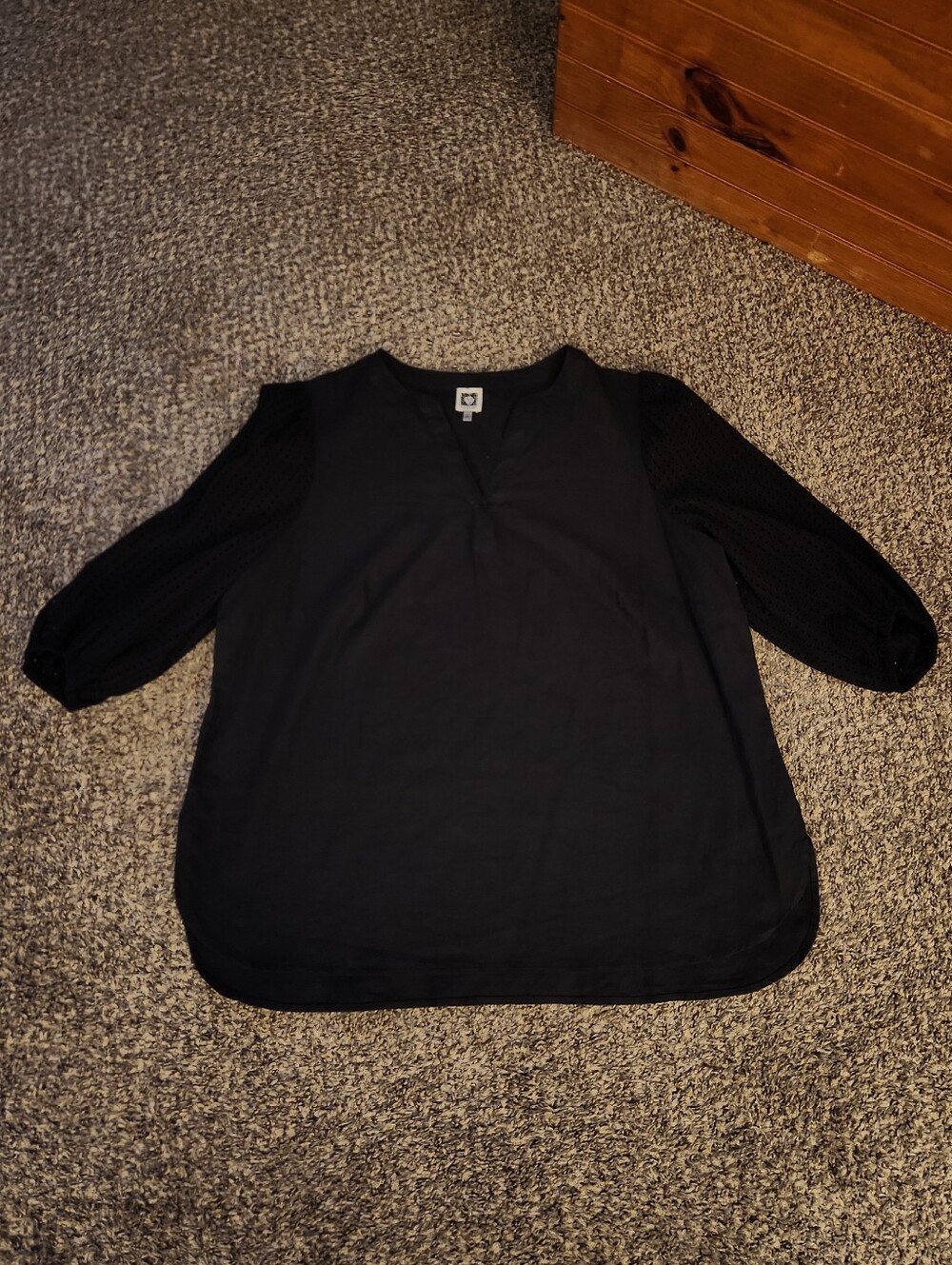 Anne Klein Linen Blend 3/4 Puff Eyelet Sleeve V-Neck Blouse Black 1X